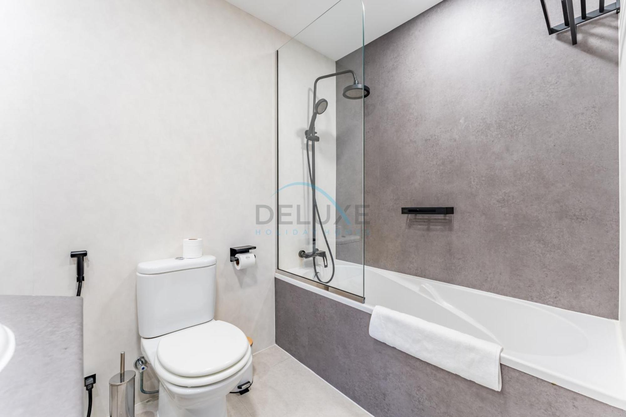 Terrace And Marina Views 1br Near Jbr, Ain And Major Landmarks, Zumurud, Duabi Marina By Deluxe Homes Apartment Dubai